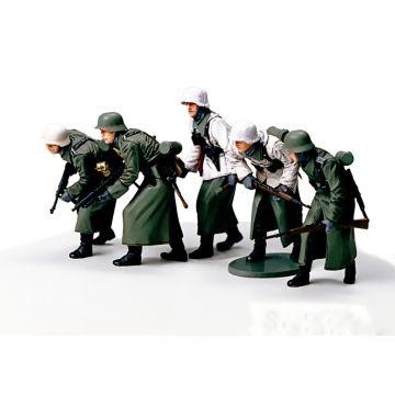 1/35 Tamiya German Assault Infantry (Winter) (THC35256)