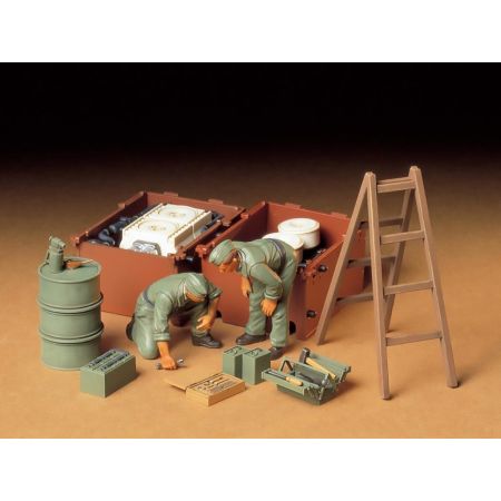 1/35 Tamiya German Engine Maintenance Crew (THC35180)