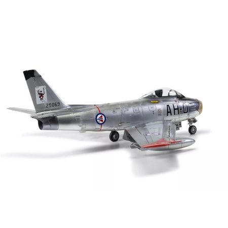Airfix North American F-86F-40 Sabre (A08110)